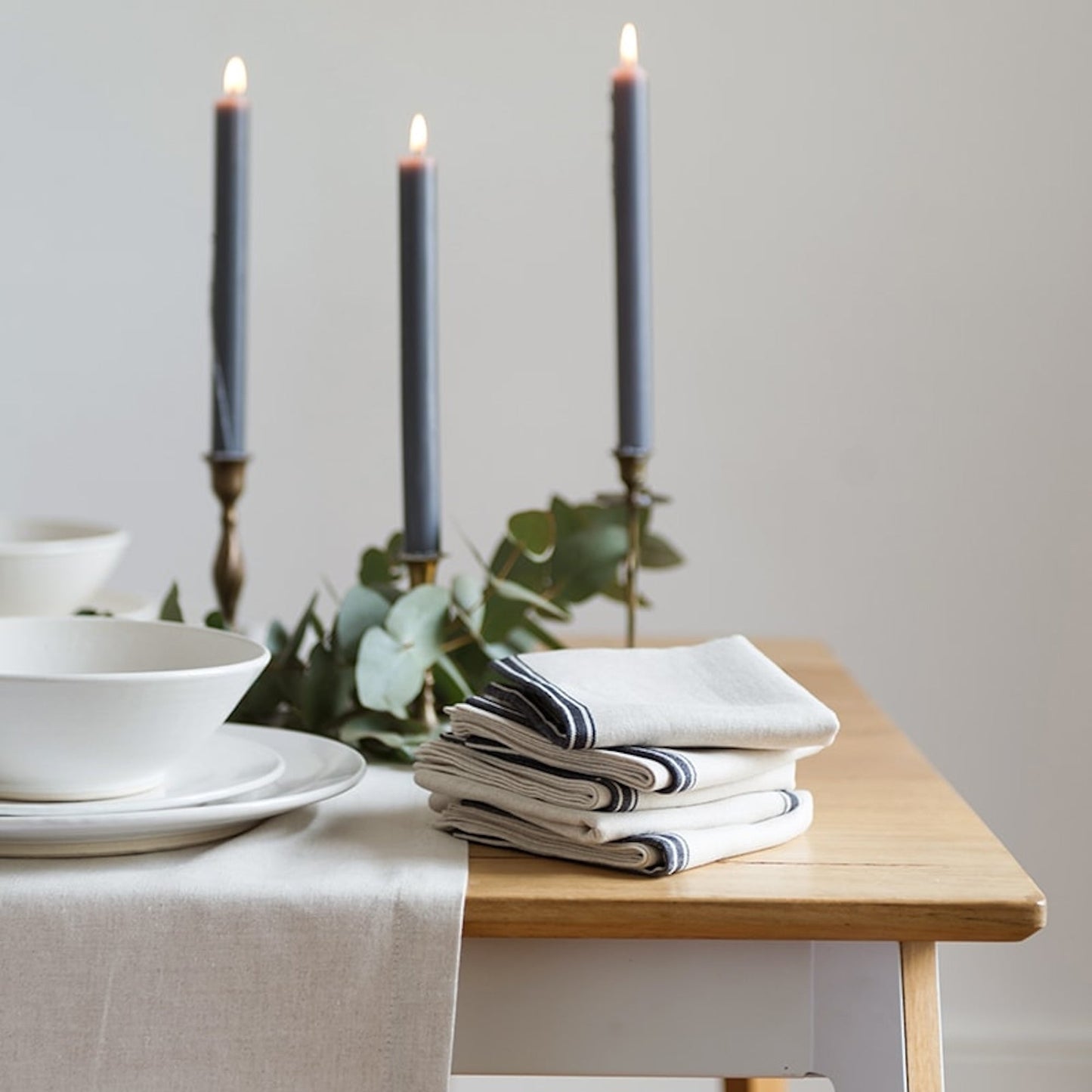 Provincial Napkins - Natural / French Navy (Set of 4)