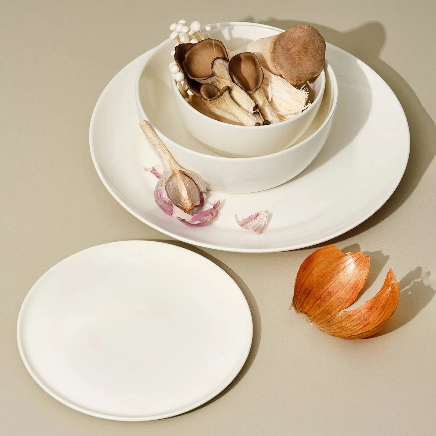 Wide Rim Dinnerware Set