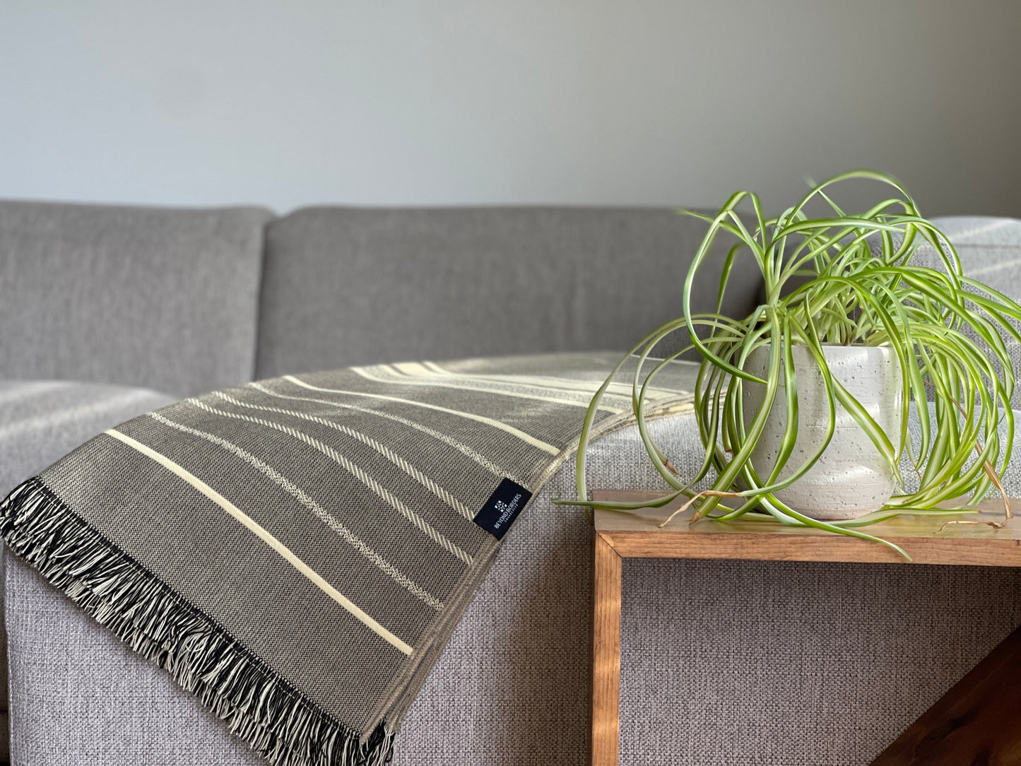 Equinoccio Throw - Cedar Brown