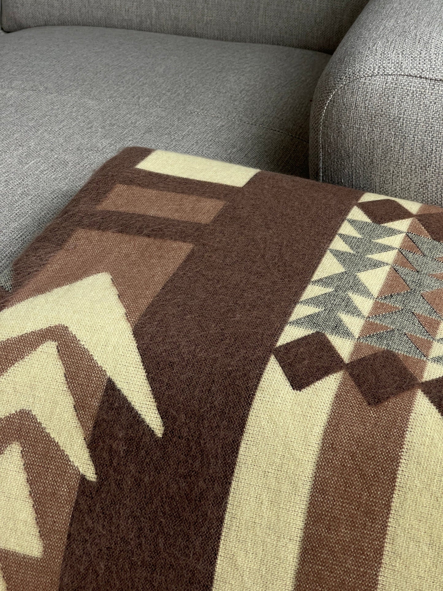Loja Blanket - Light Mahogany