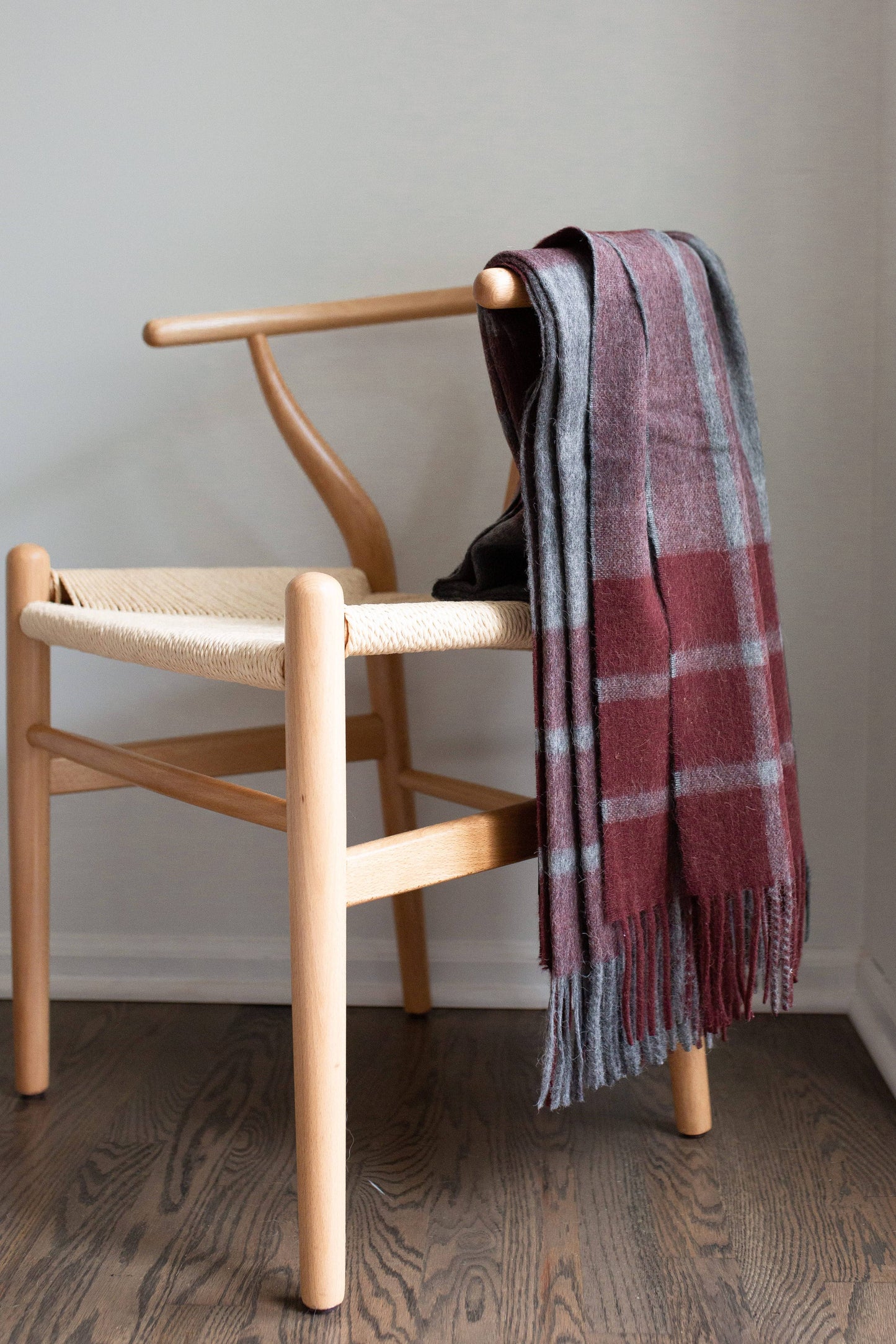 Estancia Alcapa Blend Throw - Grey / Wine