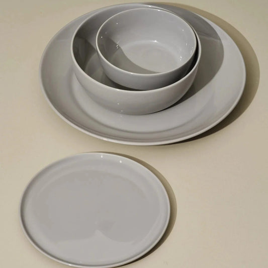 Wide Rim Dinnerware Set