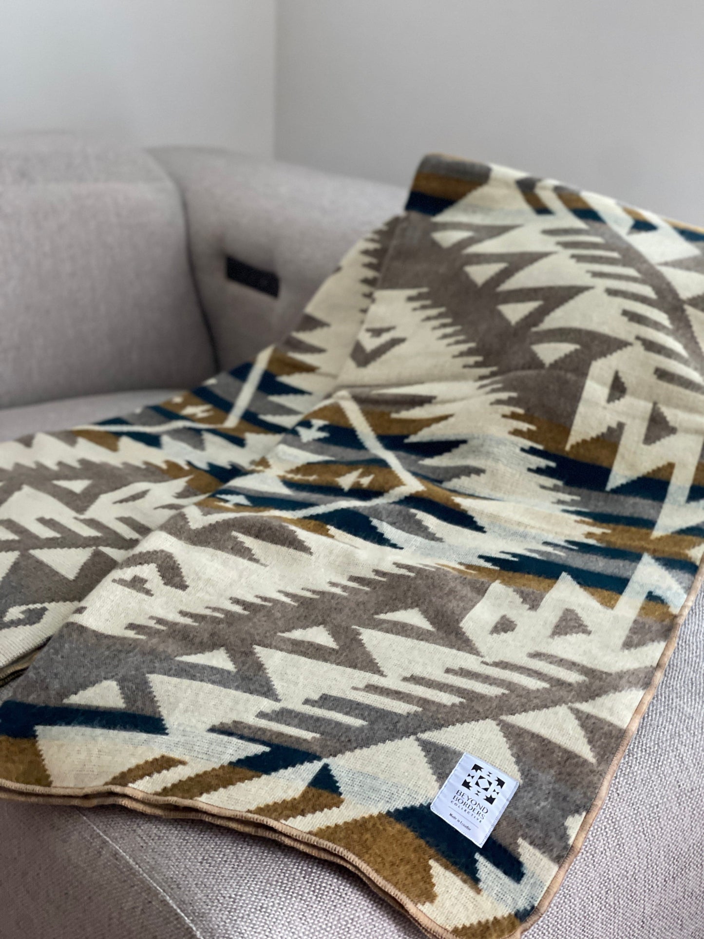 Canoa Blanket - Taupe Earth
