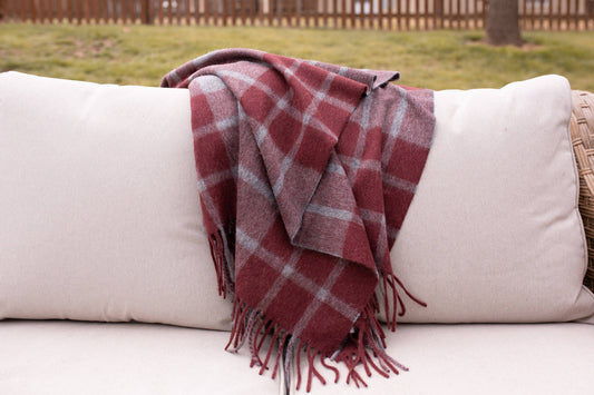 Estancia Alcapa Blend Throw - Grey / Wine